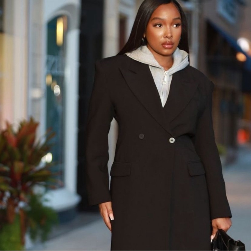 Exaggerated Shoulder Maxi Blazer Coat Balenciaga Vibes - Picture 3 of 8